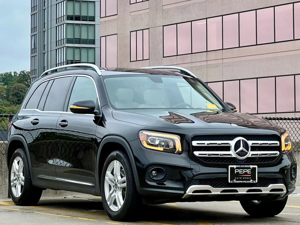 Certified Used 2023  Mercedes-Benz GLB 250 image 1