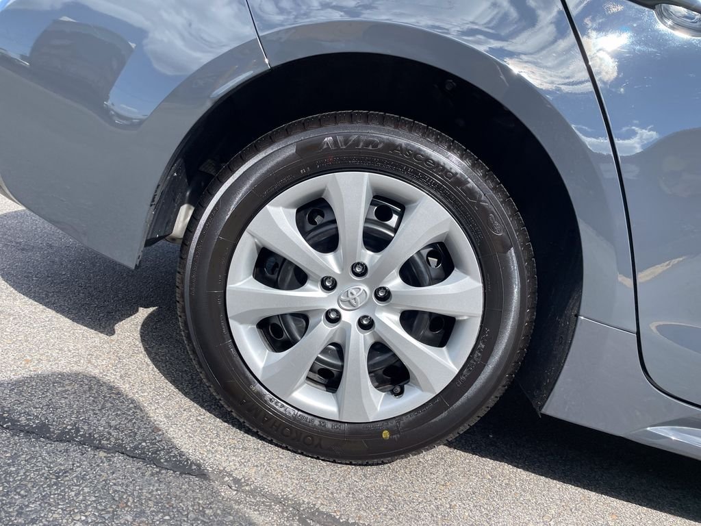 Used 2026  Toyota LE image 12