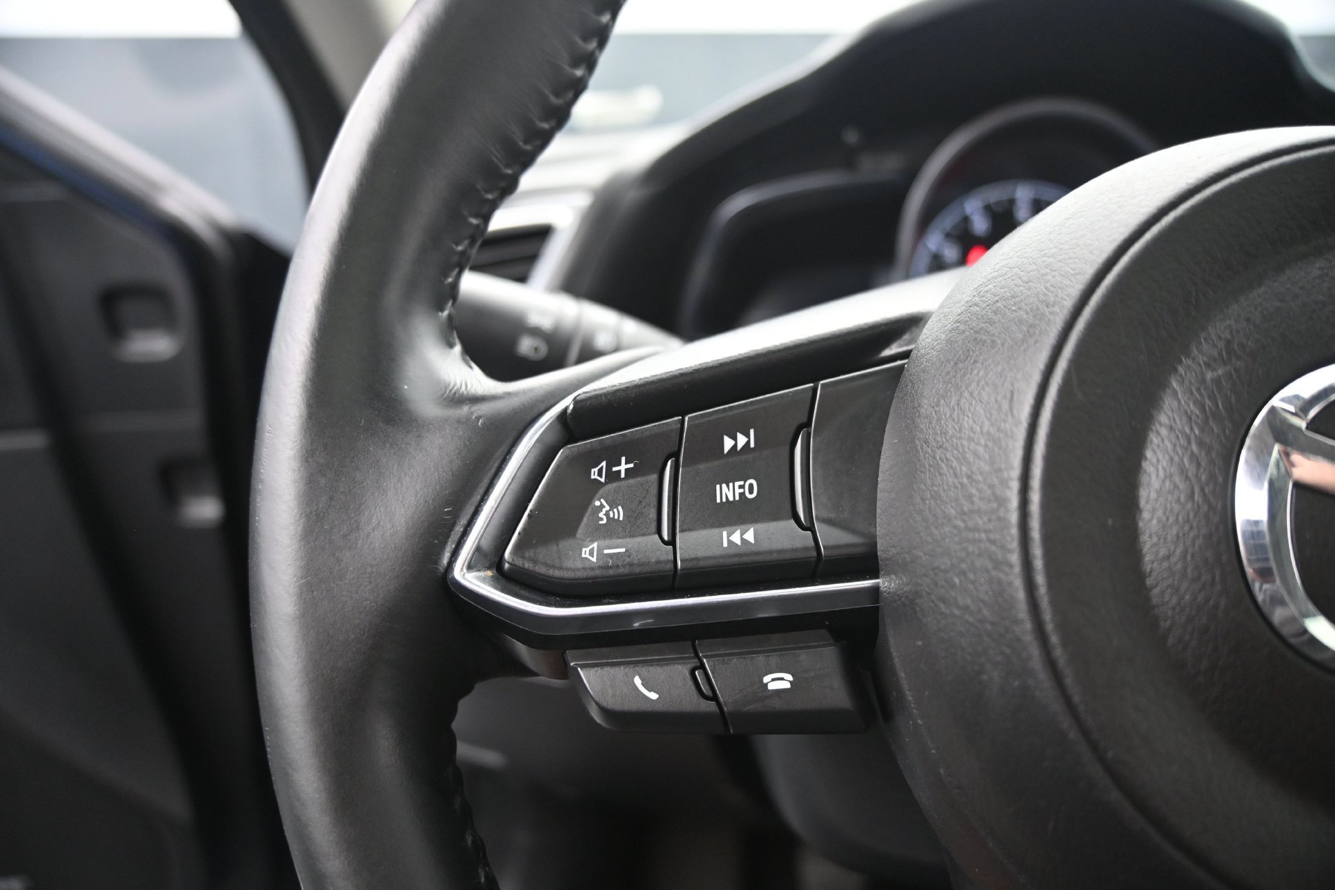 Used 2018 Deep Crystal Blue Mica Mazda Grand Touring image 27