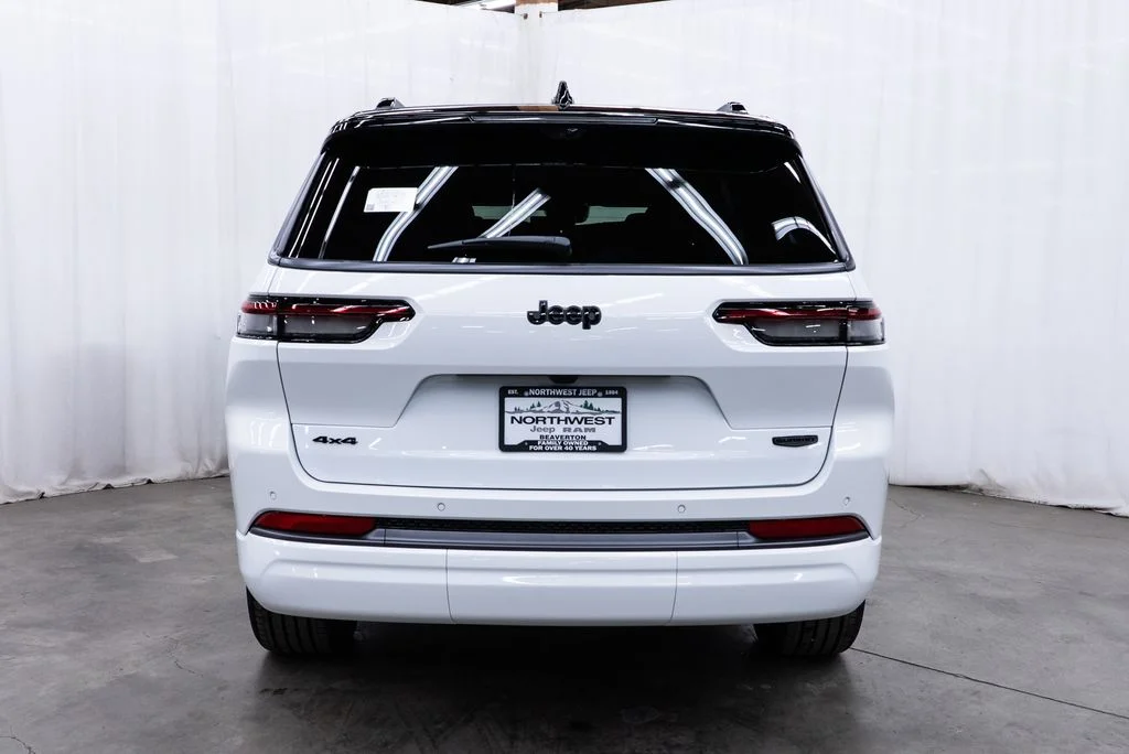 New 2026 Bright White Clear-Coat Exterior Paint Jeep Summit image 5