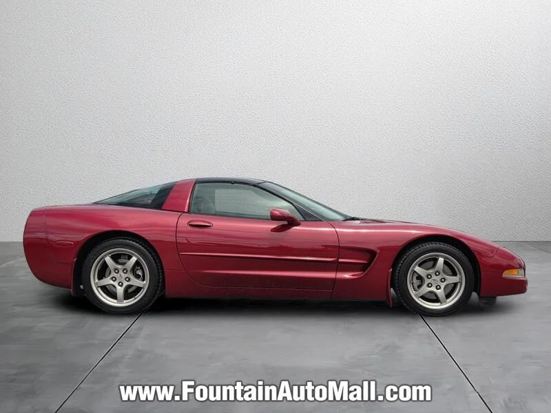 Used 2004 Magnetic Red Metallic CHEVROLET 2DR CPE image 5