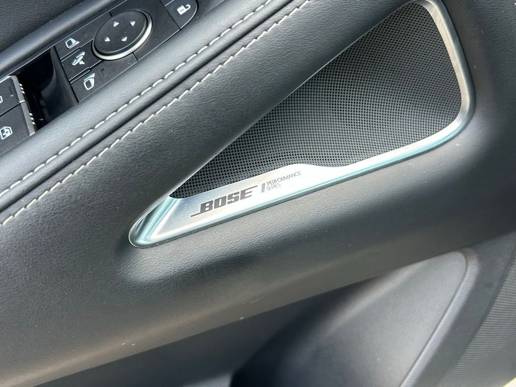 Used 2025 White INFINITI LUXE image 70