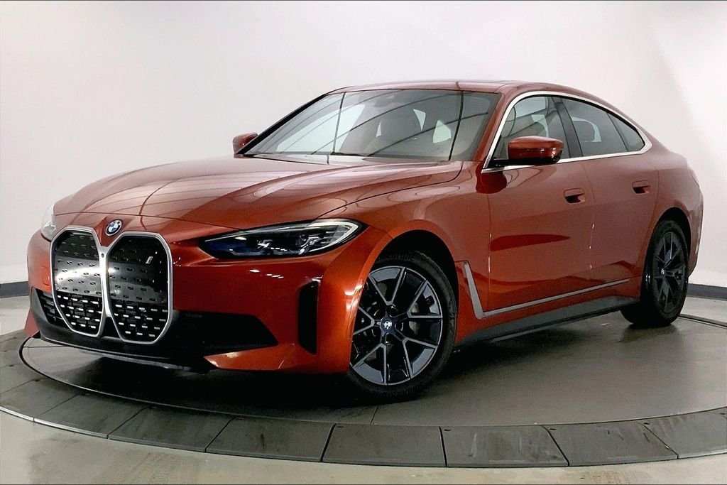 Used 2023 Sunset Orange Metallic BMW  image 10