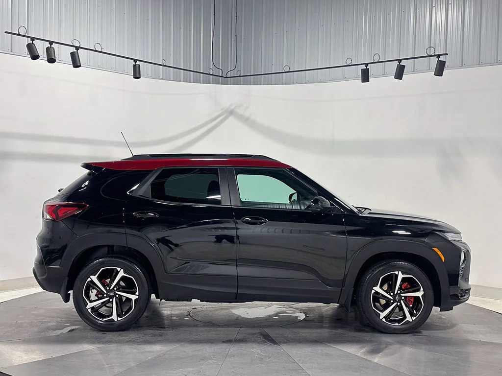 Used 2021 MOSAIC BLACK METALLIC Chevrolet RS image 10