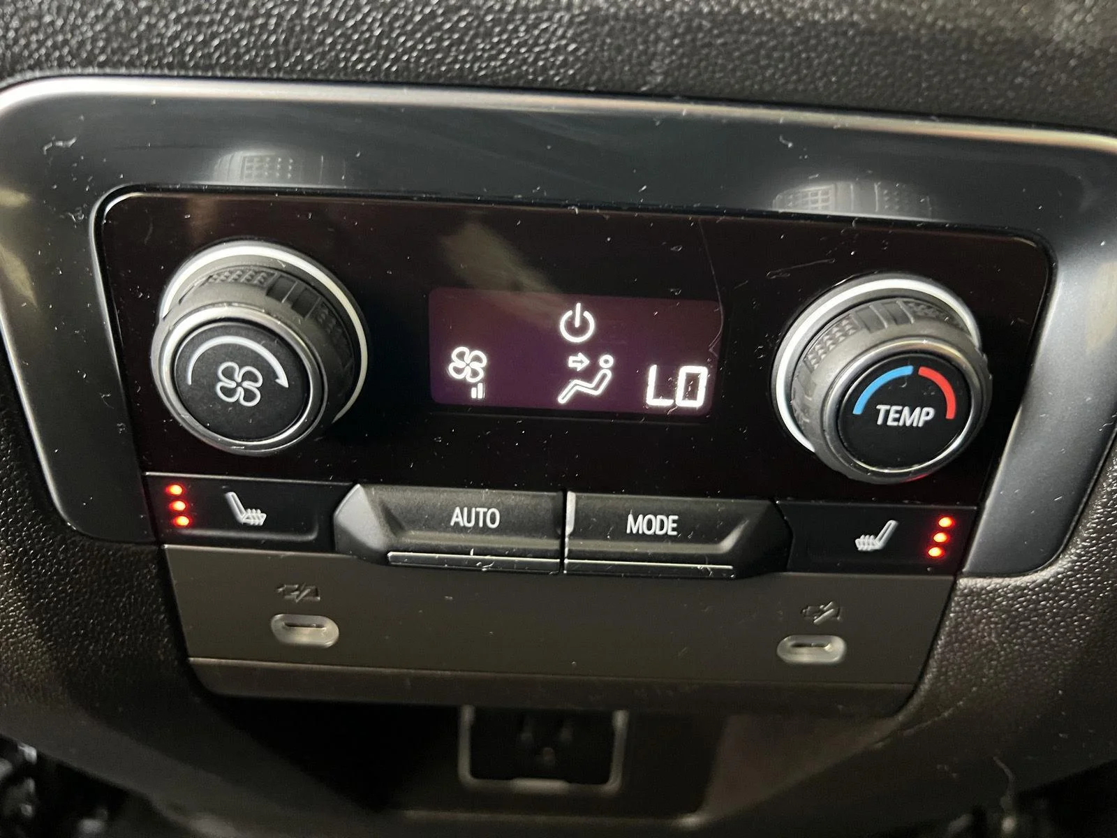Used 2021 Summit White Chevrolet Premier image 25