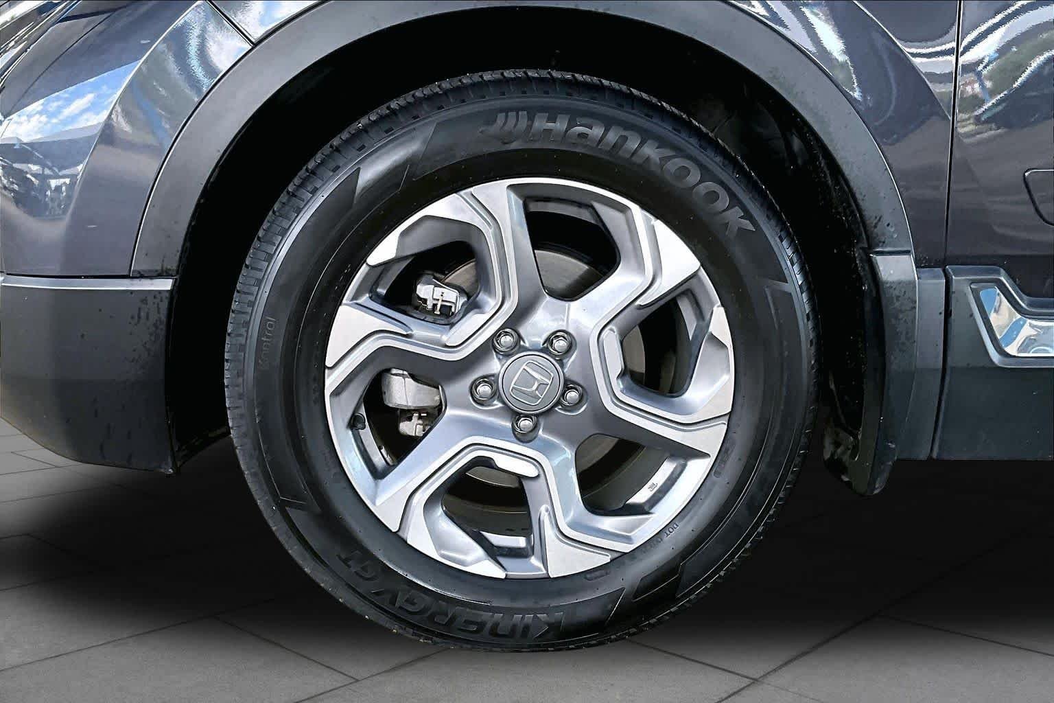 Used 2018 Gunmetal Metallic Honda EX-L image 11
