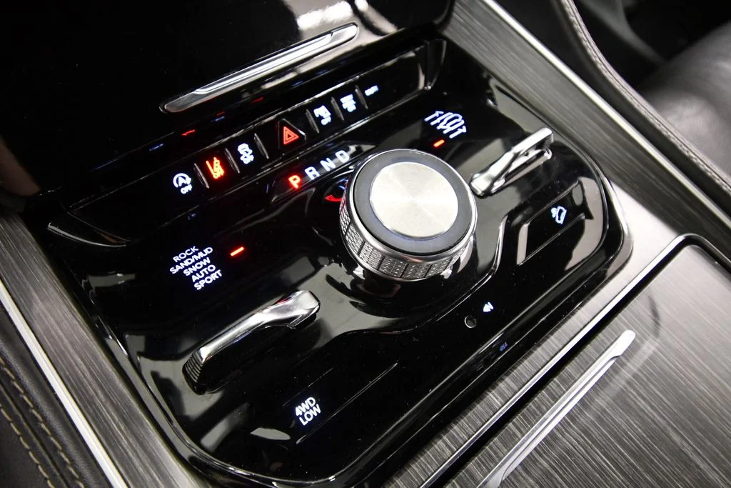 Used 2024 White Jeep Series III image 26