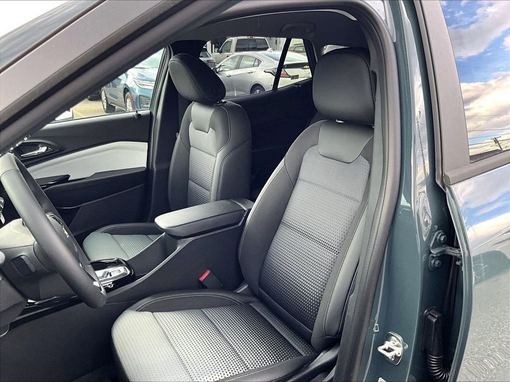 2026 Chevrolet Trax LT - Photo 11