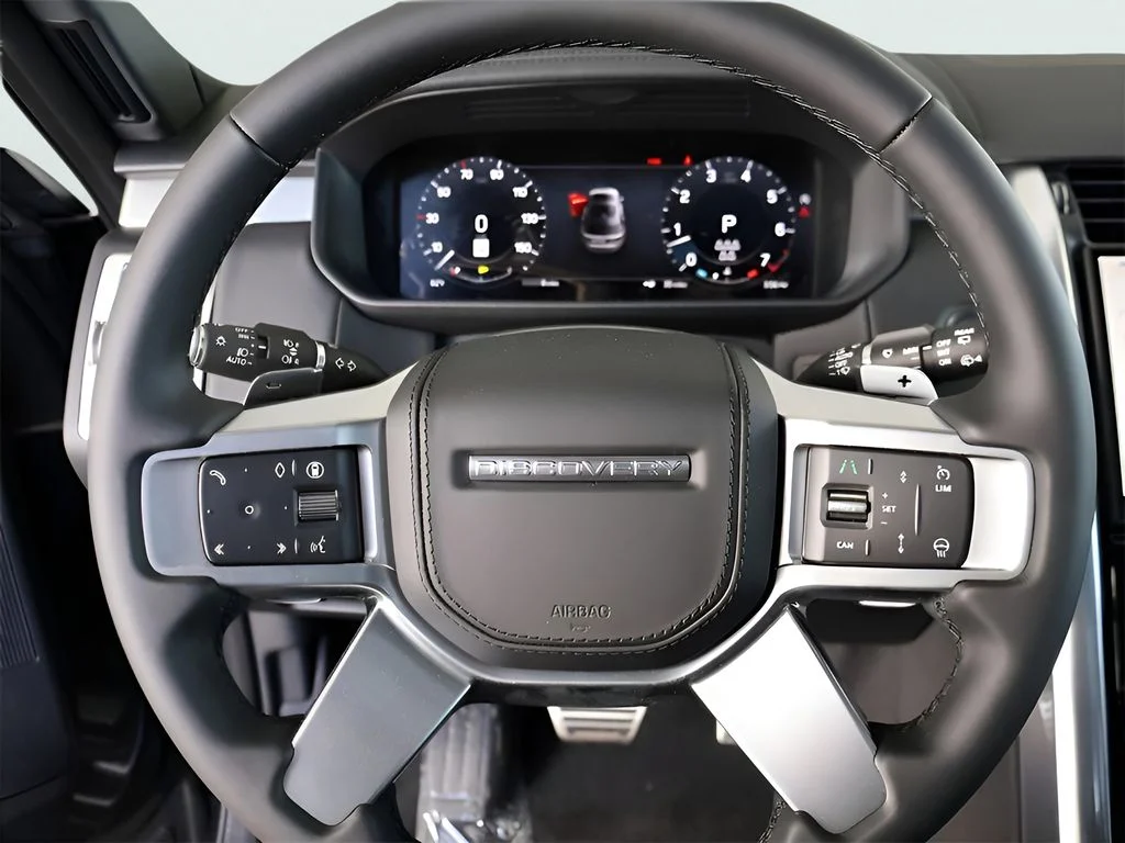 Certified Used 2025 Carpathian Gray Premium Metallic Land Rover Dynamic SE image 33