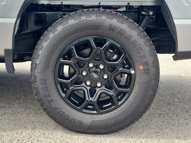 New 2026 Silver Metallic Ford XLT image 8