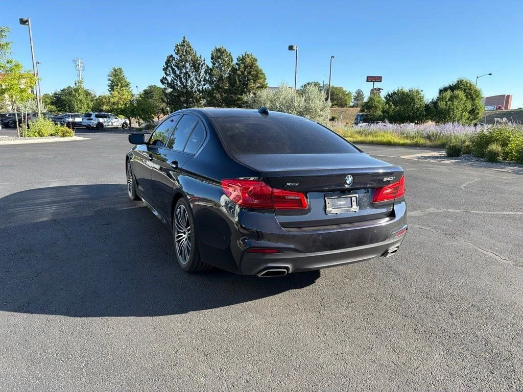 Used 2018 Carbon Black Metallic BMW 540i xDrive image 3