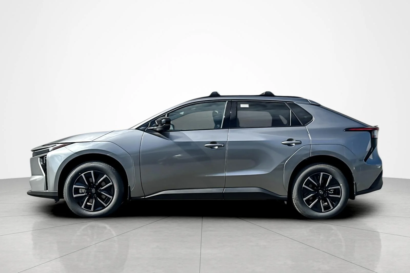 New 2026 Heavy Metal <sup>1</sup> Toyota  XLE image 2