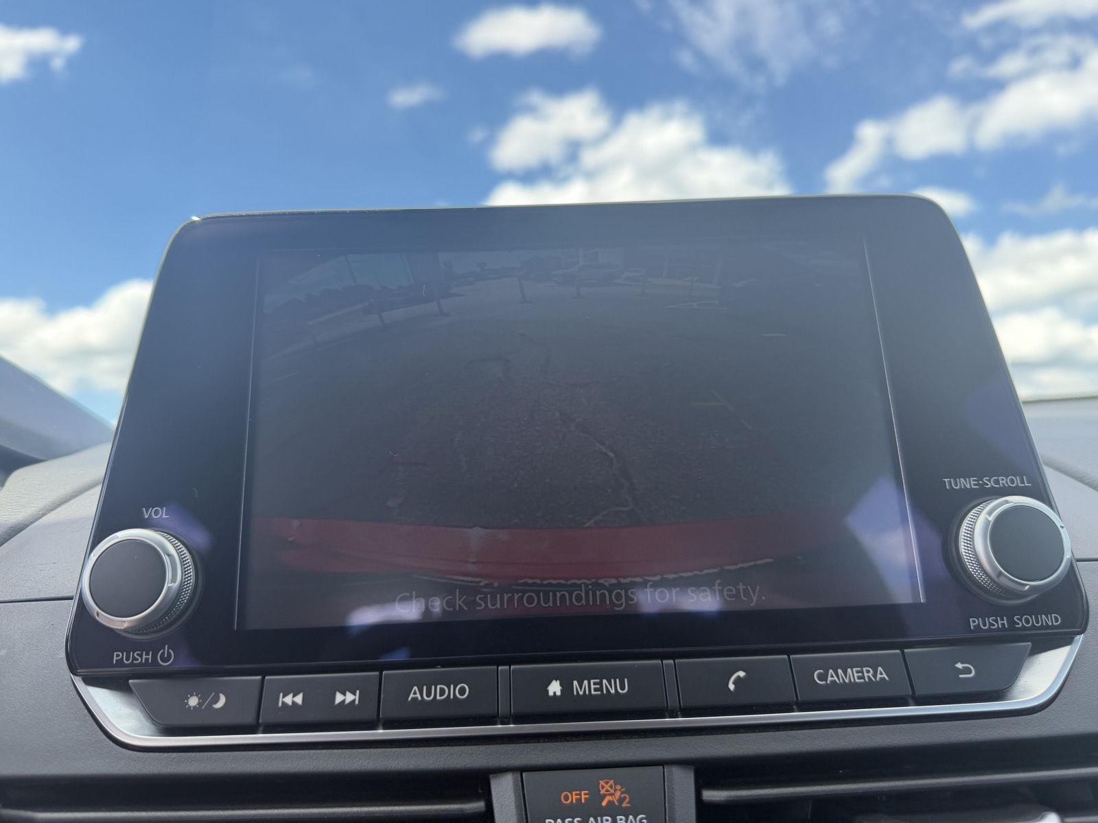 Used 2025 Scarlet Ember Nissan SV image 27