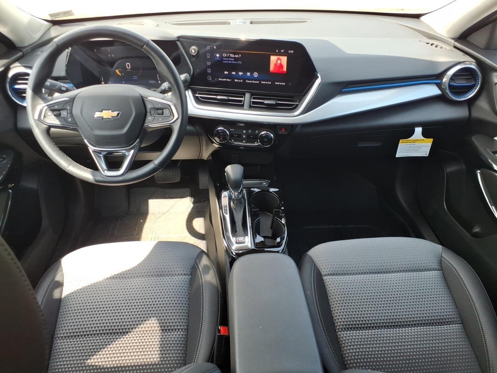 Used 2025 Mosaic Black Metallic Chevrolet LT image 21