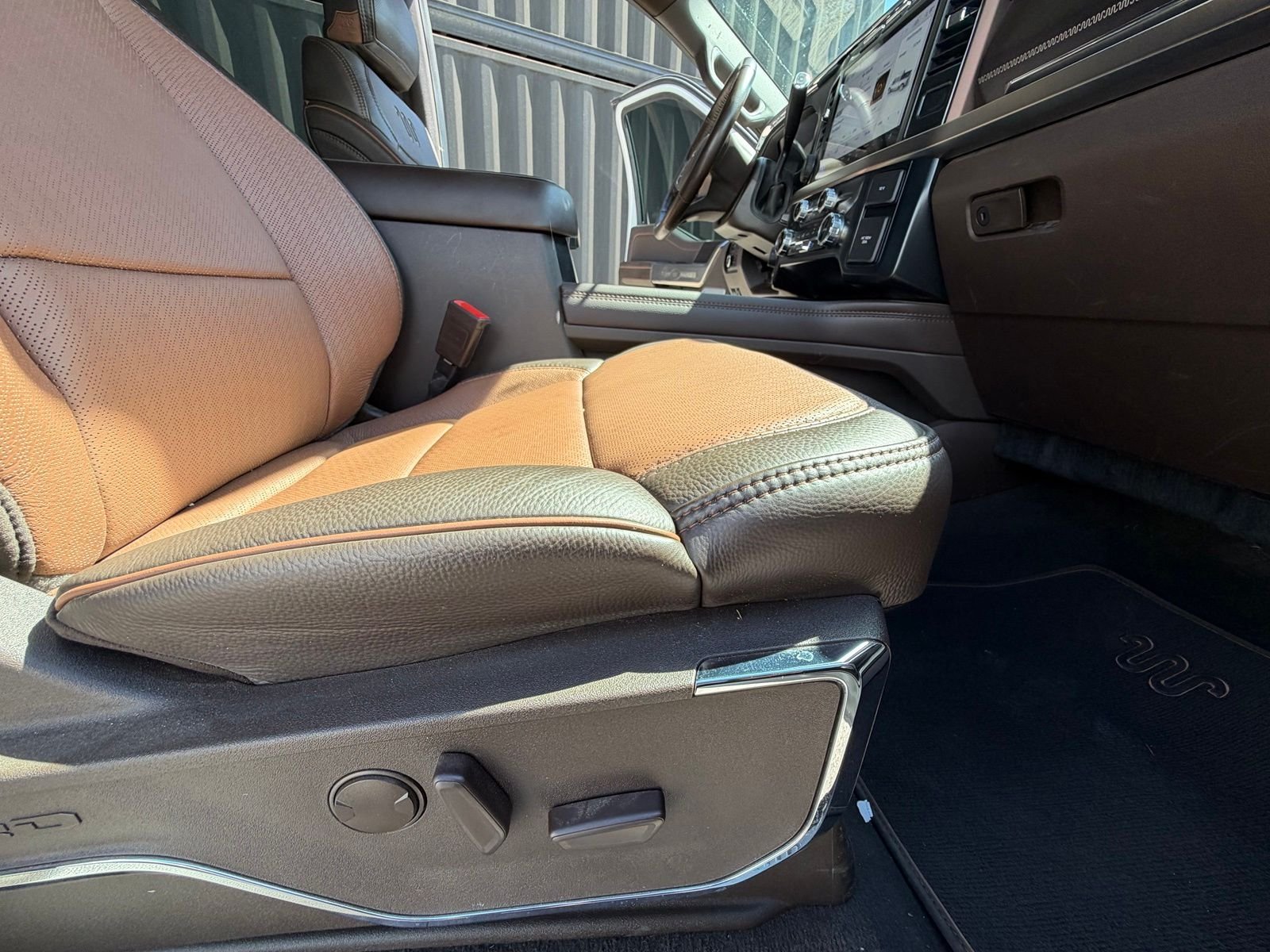 Used 2023 Brown Ford King Ranch image 15