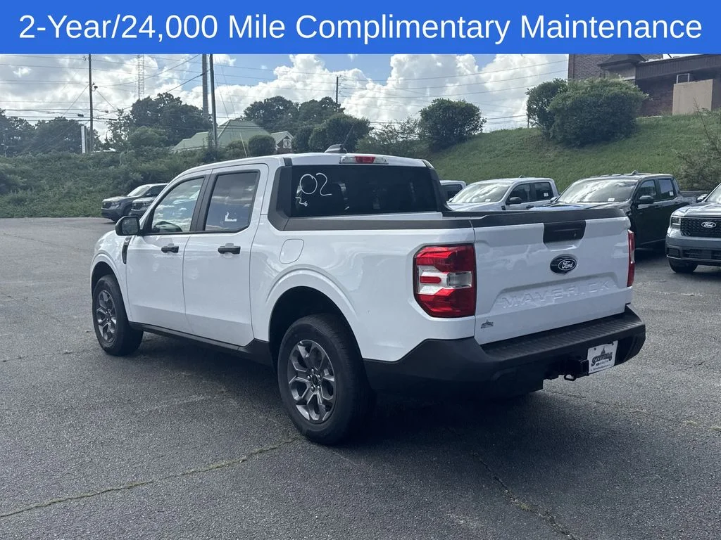 New 2026 Oxford White Ford XLT image 5