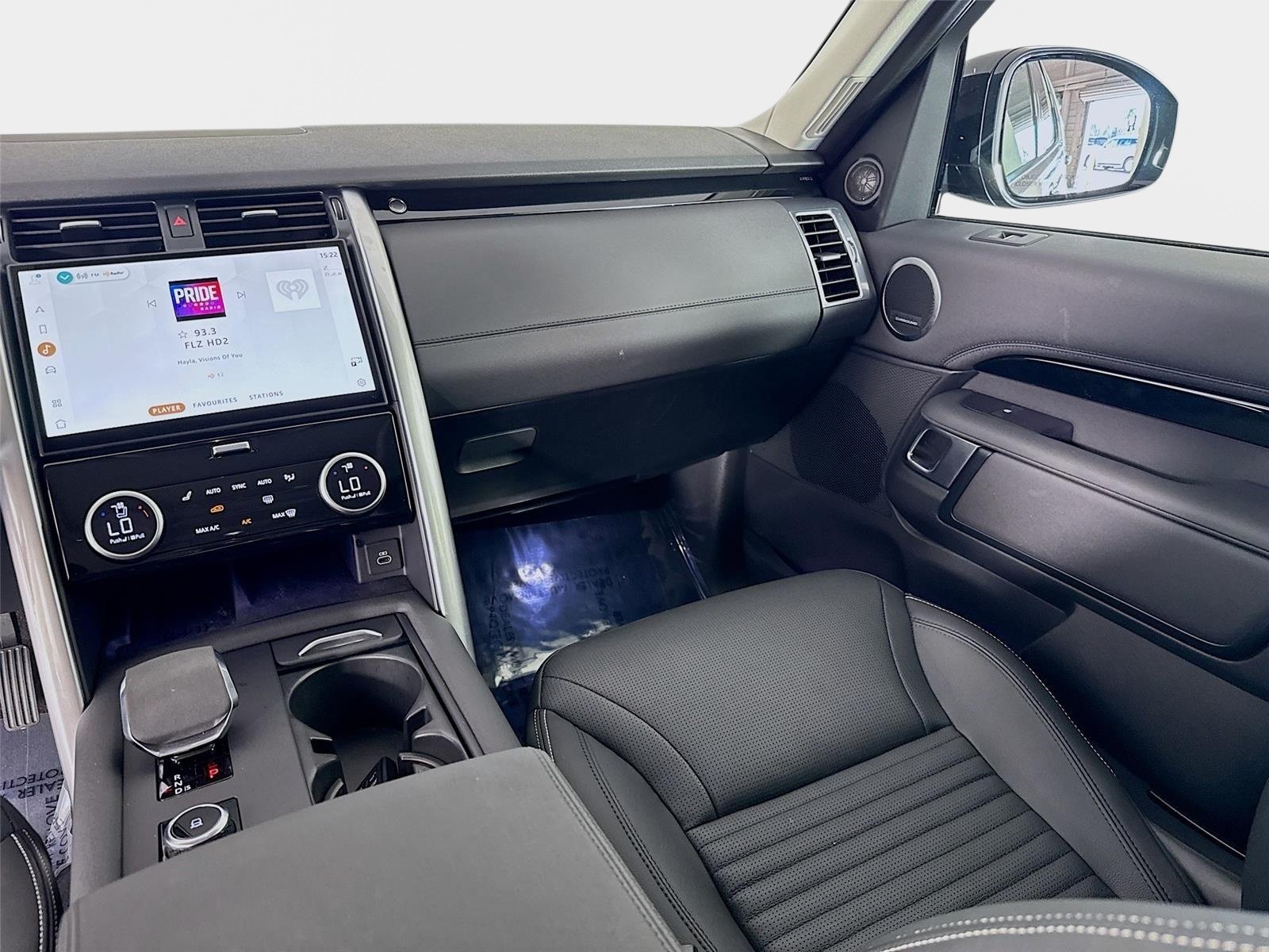 Used 2024 Gray Land Rover S image 26