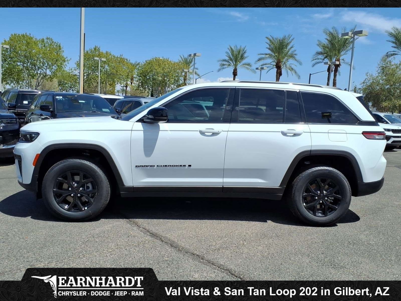 New 2026 Bright White Clear-Coat Exterior Paint Jeep Laredo Altitude image 2