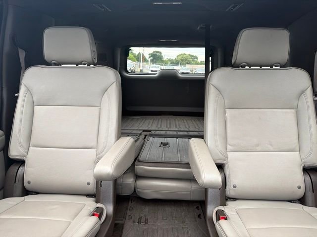 Used 2023 White GMC SLT image 33