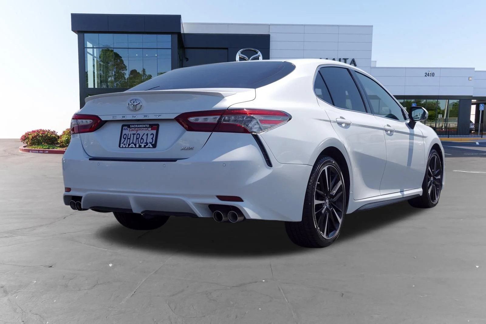 Used 2018 Wind Chill Pearl Toyota XSE image 3