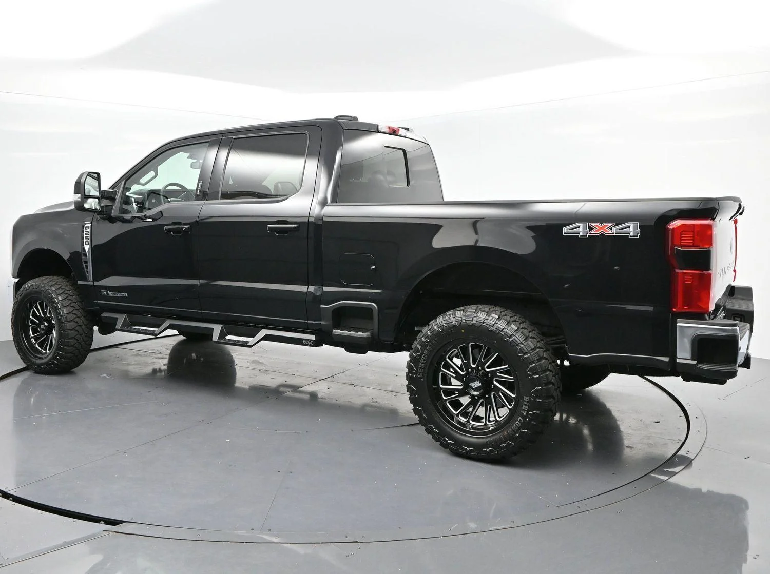 Used 2024 Agate Black Ford LARIAT image 5