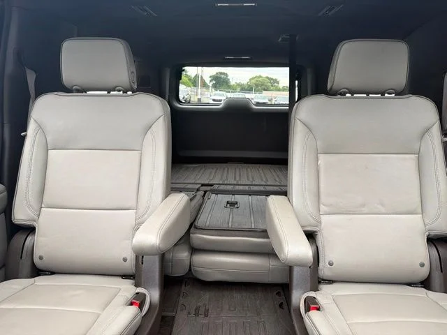 Used 2023 White GMC SLT image 33