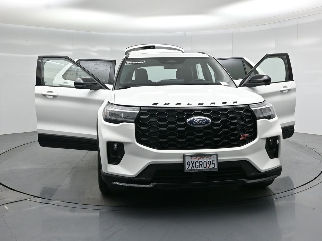 New 2026 Star White Metallic Tri-Coat Ford ST image 33