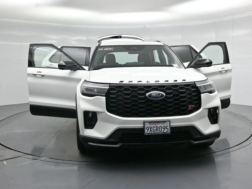 New 2026 Star White Metallic Tri-Coat Ford ST image 33