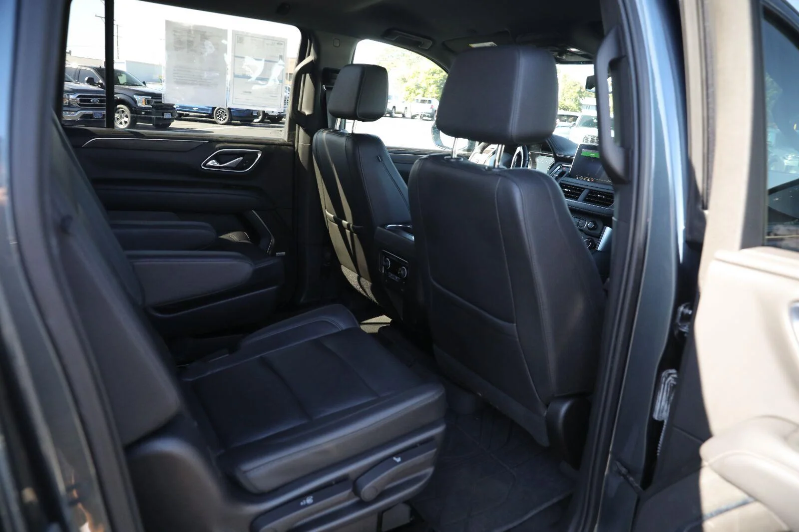 Used 2021 Shadow Gray Metallic Chevrolet Z71 image 35