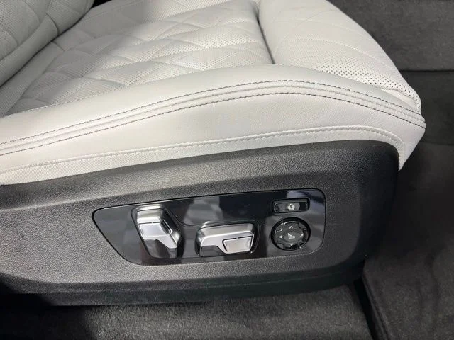 New 2026 Alpine White BMW sDrive40i image 48