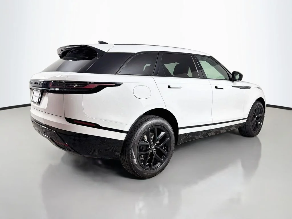 New 2026 Fuji White Land Rover P250 Base image 5