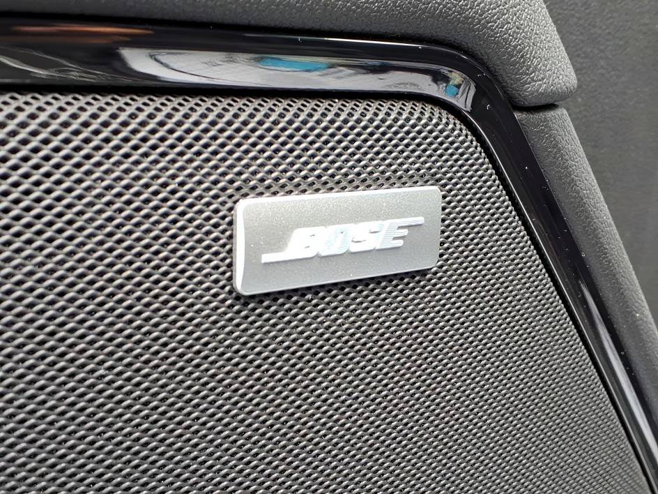 Used 2025 Summit White GMC AT4 image 18
