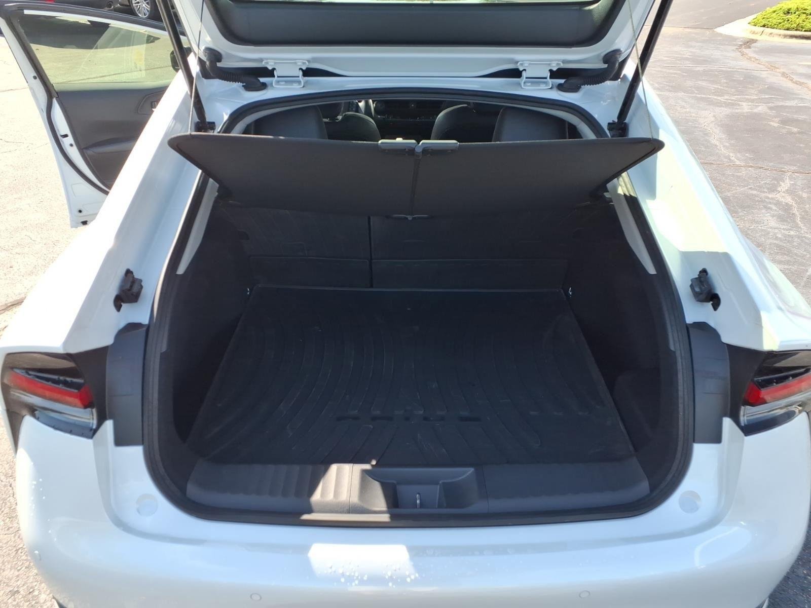 Used 2025 Wind Chill Pearl Toyota Nightshade image 31