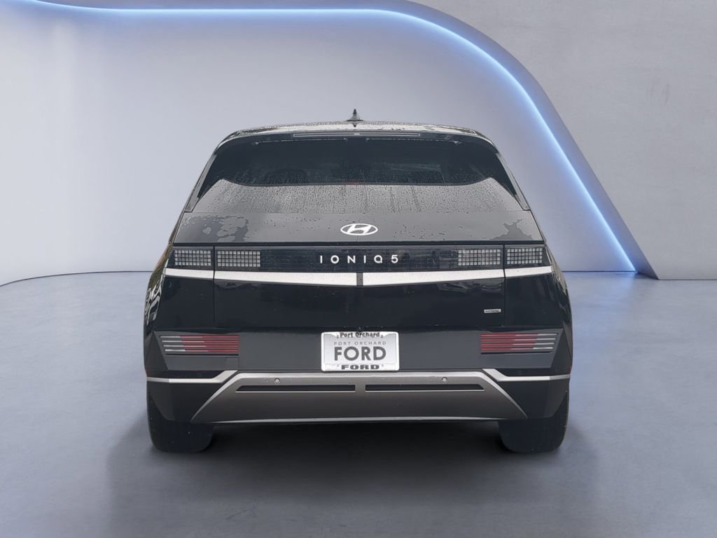 Used 2024 Black Hyundai SE image 6