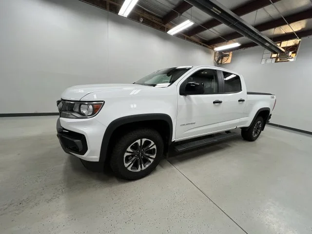 Certified Used 2021 SUMMIT WHITE Chevrolet 4WD Z71 image 5