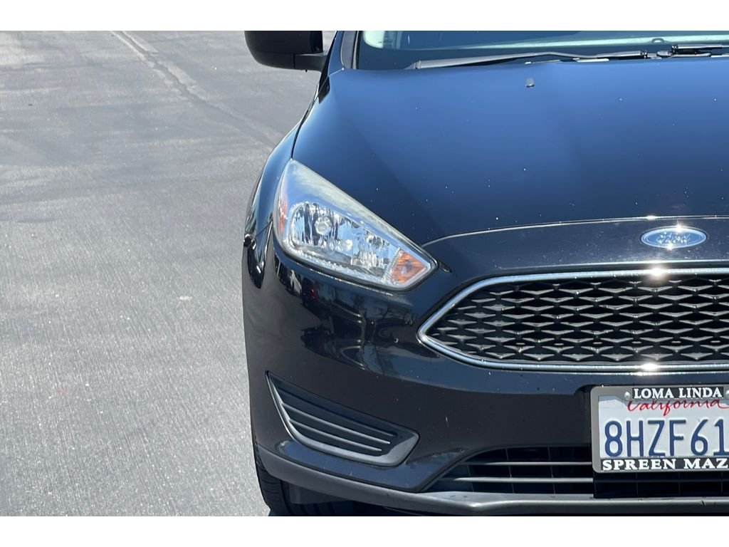 Used 2018 Shadow Black Ford SE image 19