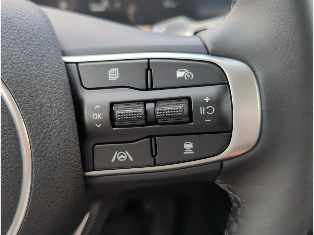 2025 Kia K5 EX - Photo 22
