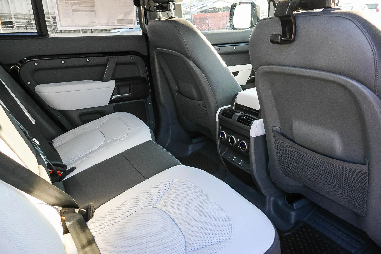 New 2026 Santorini Black Land Rover X image 18