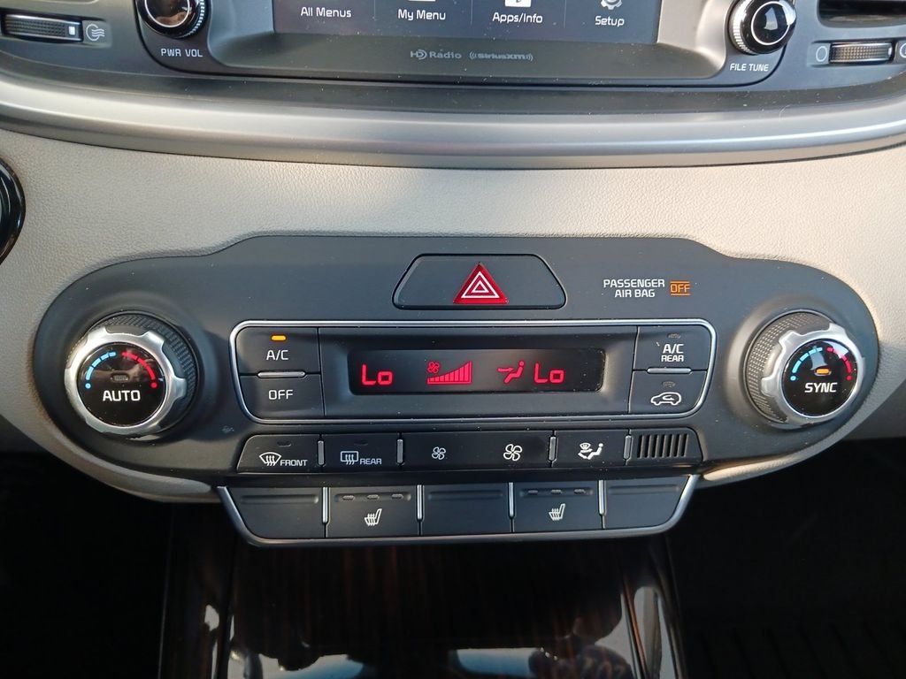 Used 2019 White Kia EX image 23