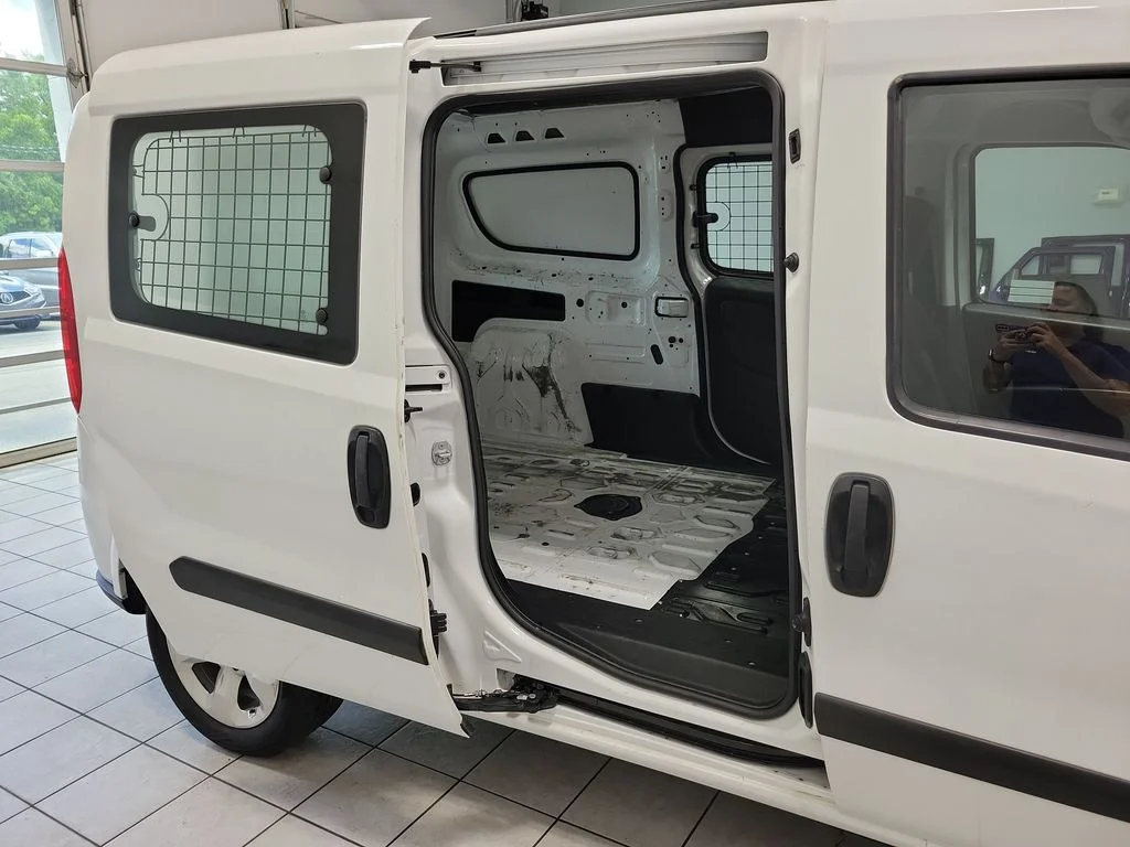 Used 2022 White Ram Base image 13