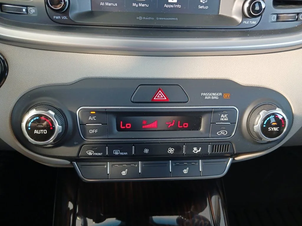 Used 2019 White Kia EX image 23