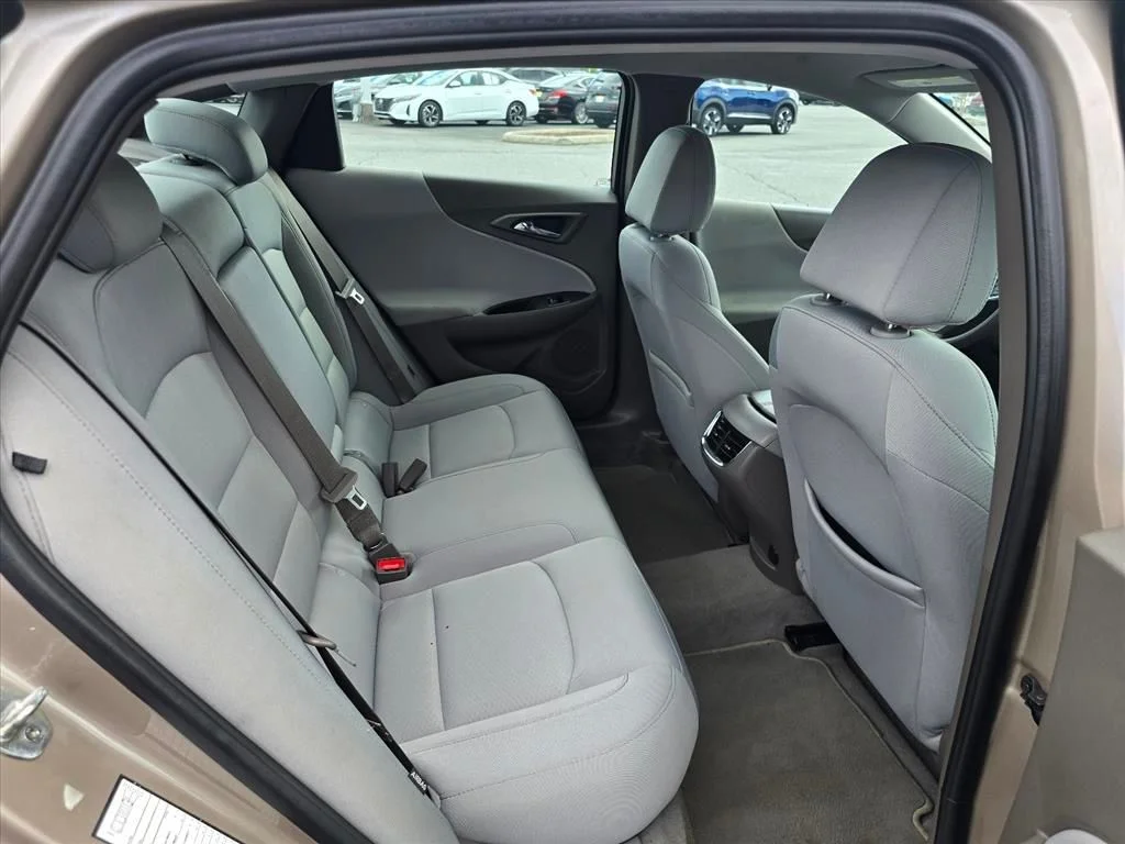 Used 2022 Gray Chevrolet LT image 13