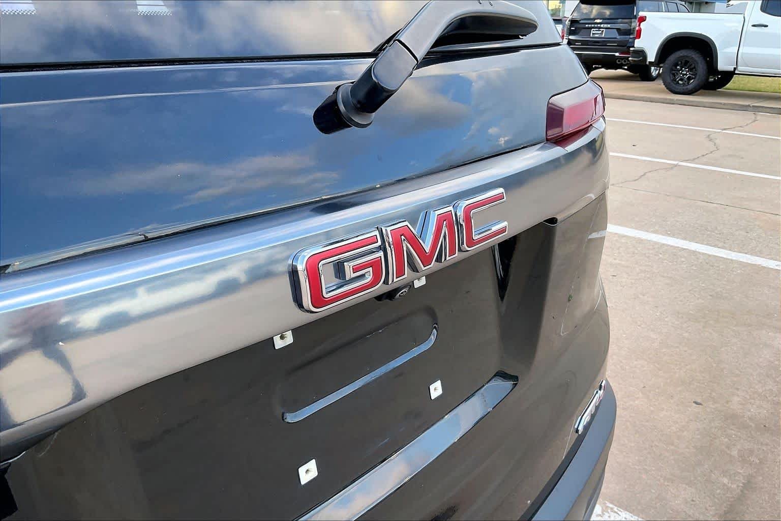 Used 2023 Ebony Twilight Metallic GMC AT4 image 28