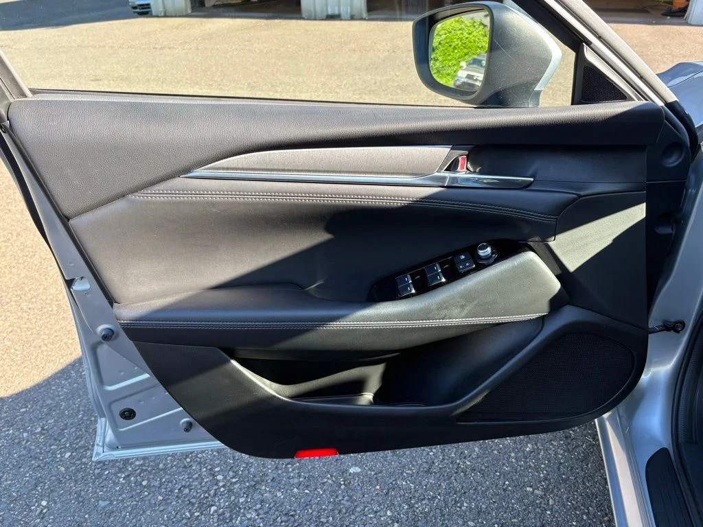 Used 2018 Silver Mazda Touring image 11