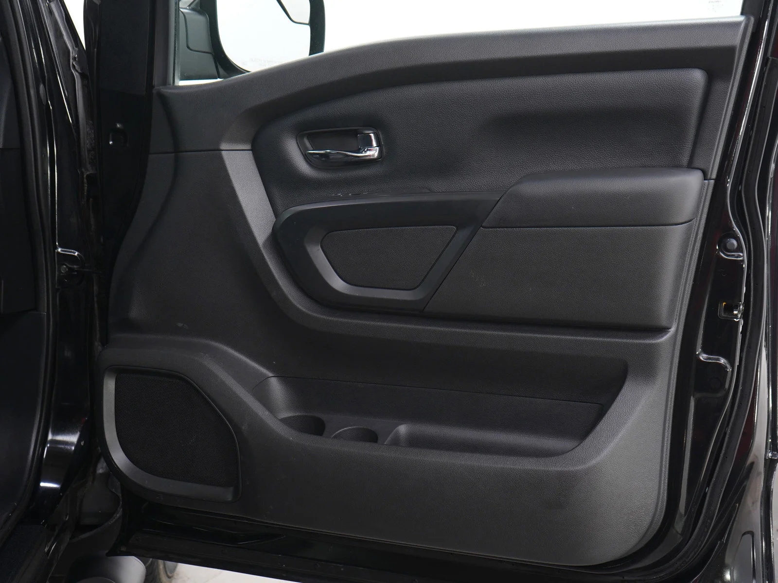 Used 2018 Magnetic Black Nissan SV image 9