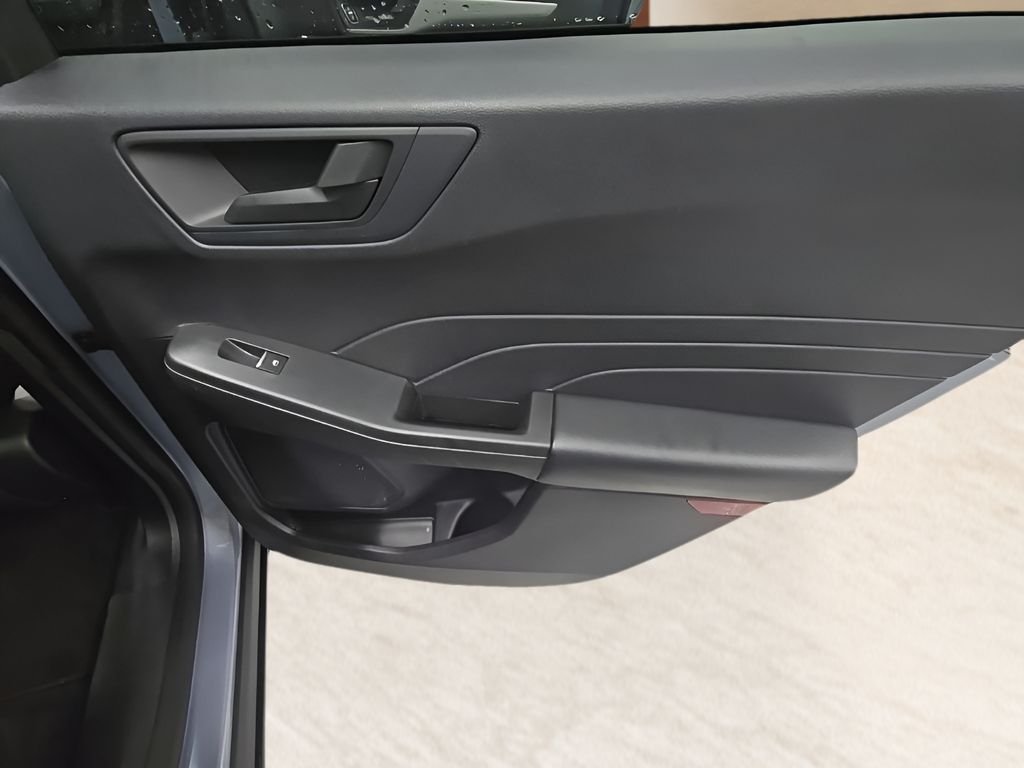 Used 2022 Blue Ford SE image 21