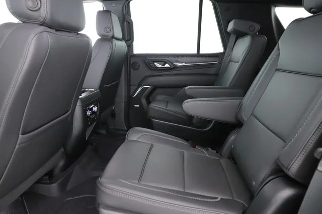 Used 2023 White GMC Denali image 29