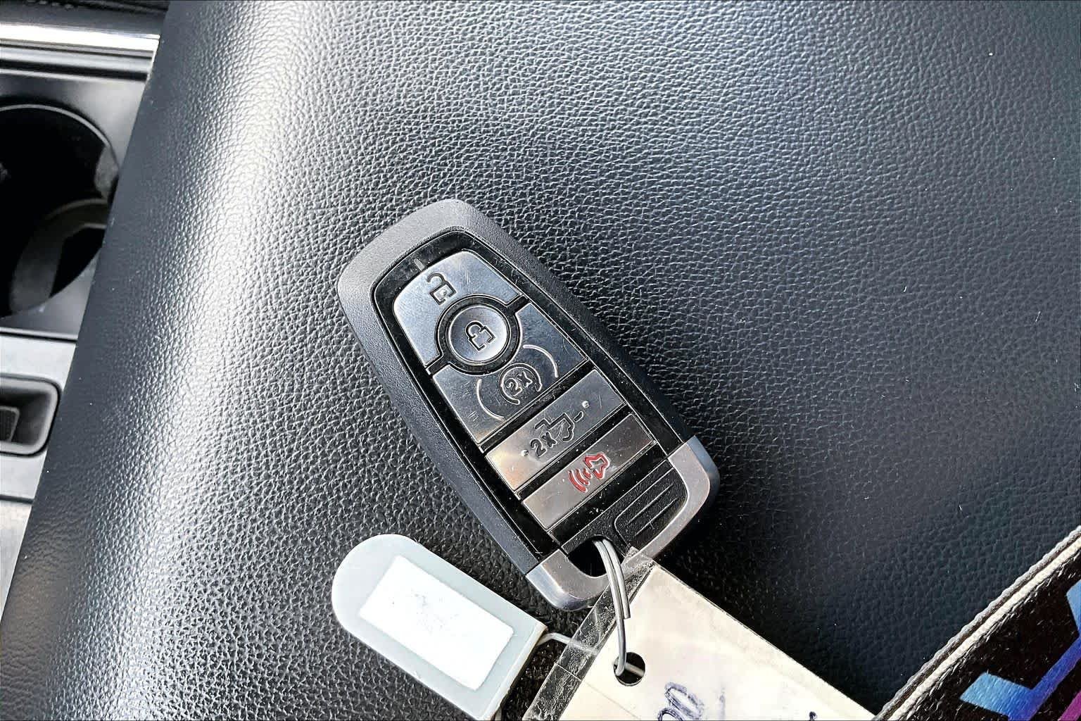 Used 2021 Oxford White Ford XLT image 16