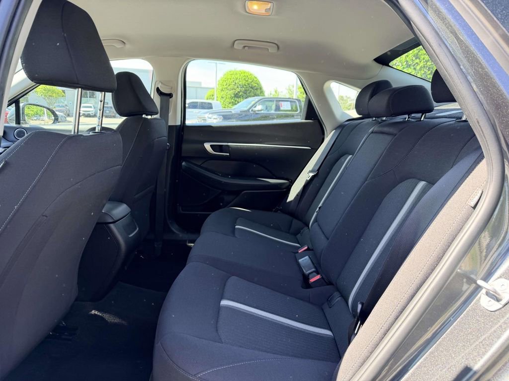 Used 2025 Portofino Gray Hyundai SEL image 17