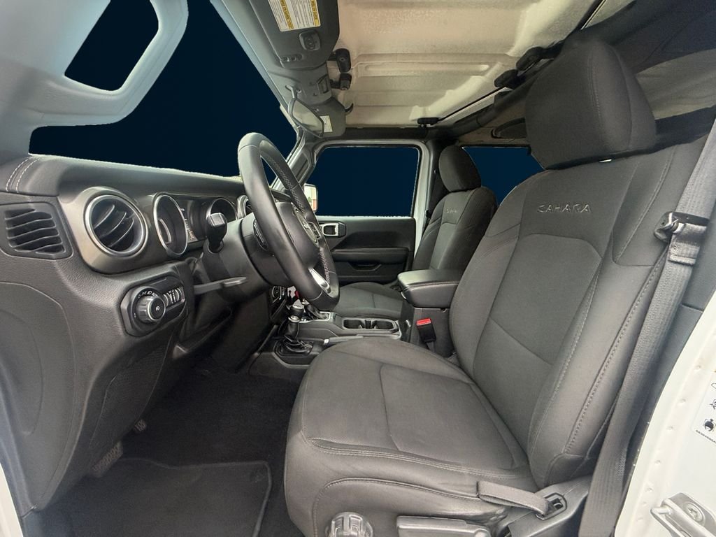 Used 2019 White Jeep Unlimited Sahara image 10